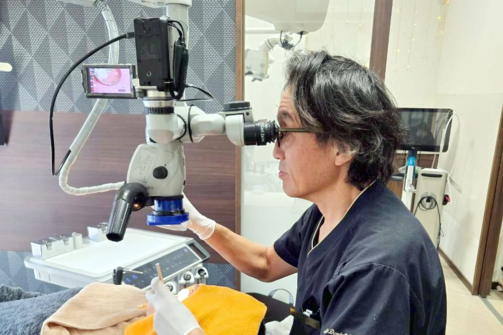 マイクロスコープ・歯科拡大鏡の使用